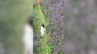 Hậu trường chụp ảnh nude hàng ngon dâm đãng trong vườn hoa