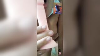 Nứng lồn quá gọi cam xem cu thủ dâm