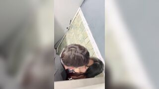 Quay lén Đi vệ sinh siêu thị bắt gặp cặp đôi mới lớn địt nhau trong toilet