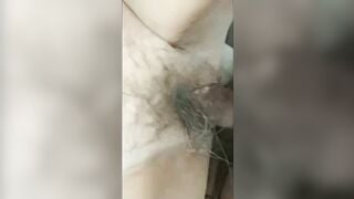 Loạn luân cháu họ con riêng của chồng đè bà ra địt khi không có ai ở nhà sướng vl ra
