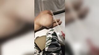 Một bậc thầy huấn luyện cô bạn gái cá tính và quyến rũ của mình.