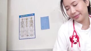 2 nữ y tá dâm đãng và chàng bệnh nhân số hưởng