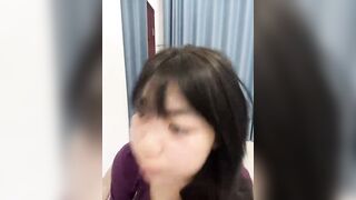 Kính cận mới lớn tập tành livestream 18+ cùng người yêu 5