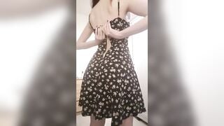 loli nhỏ nhắn trông nàng thơ mà vú bự quá trời