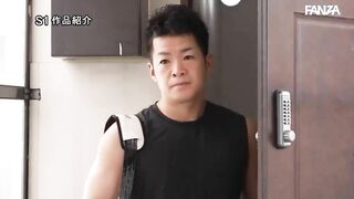 Vì bộ ngực to hơn cả khuôn mặt mà bị lộ thân phận người vợ làm gái