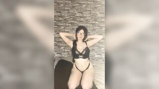 Layla Dream lồn đầy nước dâm đãng phần 4