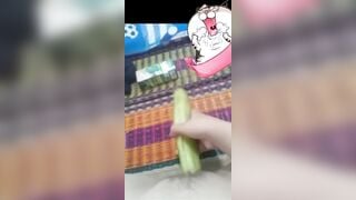 Gạ em bạn thân dâm đãng bím múp call vid show hàng móc lồn bằng dưa chuột cho xem