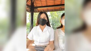 2 chị em n.ứng lol lắm rồi