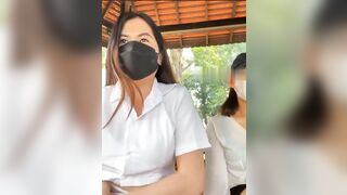 2 chị em n.ứng lol lắm rồi