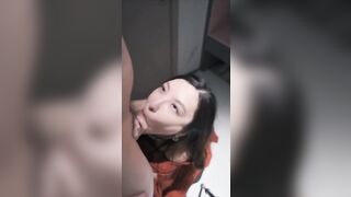 Giáo viên hạ mình quỳ bú cặc cho em học sinh vì đã quá nứng Lol