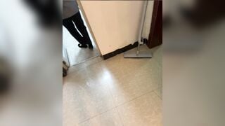 Gạ gẫm chị giúp việc bóp vú sờ mông hàng ngon dâm