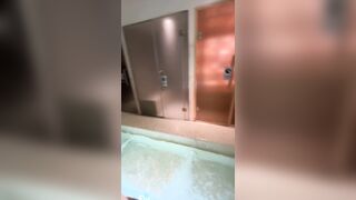 Địt trong private spa phê quá các con vợ ơi