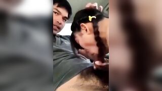Đụ em gái mới lớn lòn chưa mọc lông trên xe
