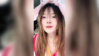 Nữ sinh Loli livestream chơi với nhiều đồ chơi kỳ lạ, trải nghiệm khoái cảm tột độ ch