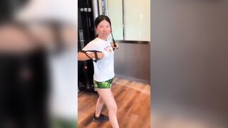 Một giáo viên tiểu học mới cưới ở Quảng Châu đã ngoại tình với một huấn luyện viên th