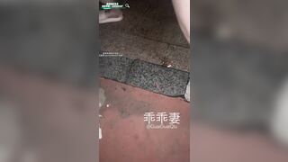 Nữa đêm dắt em slave dâm ra đường bò dưới đất bú cu cho đái bậy public
