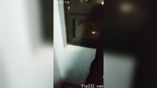 Lén lút cùng chị dâu dâm trốn a trai ra ngoài cầu thang địt trộm