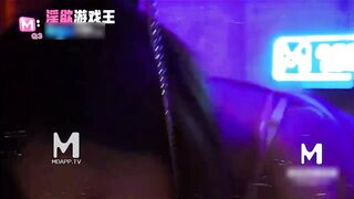 Game show tình dục,nữ thần xinh đẹp phải dùng mọi cách để trốn thoát khỏi căn phòng