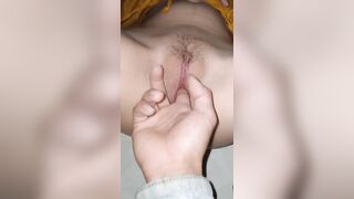 Khám phà cái lồn non của nhỏ em họ