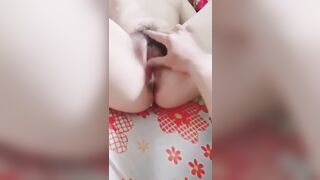Dọc lồn em chảy nước trắng