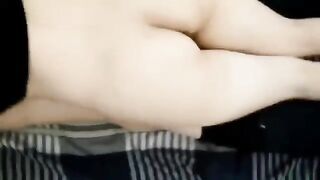 “m đút vào nhanh lên bố mẹ về biết thì chết” dẫn bạn thân về nhà địt