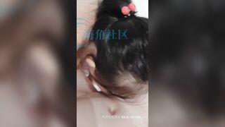 Tranh thủ lúc a hàng xóm đi làm sang nhà gạ đụ chị máy bay vợ dâm của a hàng xóm
