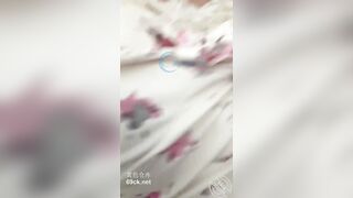 Gạ bé e họ dễ thương bú cu rồi bôi gel đút lỗ đít khít của e làm e đau rát khóc ngất