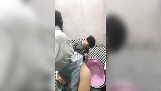 Em học sinh 2k9 vừa mới đi học về đã bị anh họ bắt bú cặc rồi đụ luôn ko bao..
