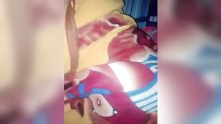 Thằng cháu họ đụ lồn dì út nghịch đủ thứ trò rồi trả 200k là xong.
