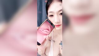 Phòng live của e idol tiktok Huỳnh Bảo Trân vú bự từng lộ link show hàng xoa bím #1