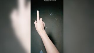 Nữa đêm lén lút chở e vợ dâm ra đường vừa đụ public sướng cu vừa live kím tiền