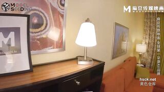 Địt tung lồn em lễ tân khách sạn vú bự tròn trắng múp cực ngon