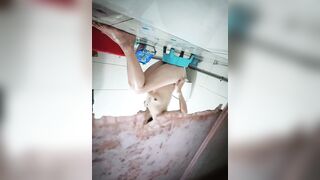 Đi vào quán cafe bà chủ xinh đẹp còn được quay lén lồn bà chủ tắm.