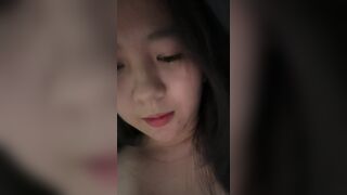 Gái xinh chubby vú to lồn múp dụp khoe hàng trên live dâm đãng