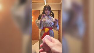 “Đừng ấn rung nữa, nwng chảy nước ra hết đùi mất”