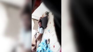 Dì út uống tí bia say nằm ở phòng thằng cháu họ vào sàm sỡ móc lồn rồi đụ dì út luôn.