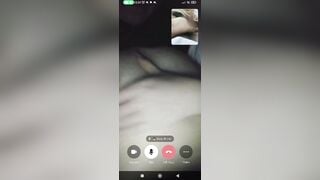 Học sinh lớp 11 video call sục cu với chị lớp 12