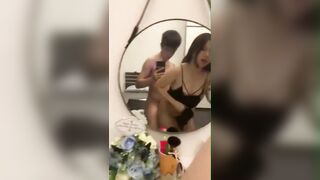 lút cán bé sinh viên dâm trước gương - phần 1