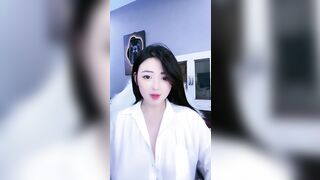 Vy Baby lồn múp đầy nước phần 1