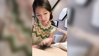 Hoa khôi trường đại học thì cũng phải ngậm cặc thiếu gia nhà giàu thôi