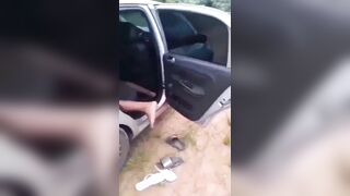 Quay lén cập đôi địt nhau trong ô tô cứ bành bạch dâm đãng
