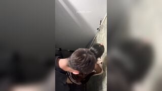 Hết chổ địt nhau ha gì mà vào WC công cộng địt nhau bị quay lén
