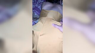 khi em ghệ kêu nhớ rủ qua phòng chơi gấp quá không kịp cởi đồ - phần 2