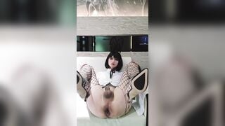 Em ladyboy cặc to thủ dâm bằng cu giả dâm đãng kích thích