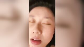 “ Ôi mày chịch kiểu gì tao lé mẹ mắt rồi cái thằng này”