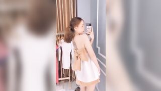 Sáng bán quần áo tối đi nhúng cùng trai trym to dài