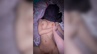Dượng đè chịch mà bóp cổ vả mặt con nữa