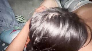 Vô tình vô xem điện thoại vợ thì thấy clip vợ đem con theo địt nhau với trai
