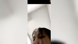 Chị đồng nghiệp xinh vú to bú mút ngòn tay dâm đãng kích thích