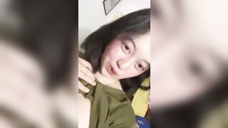 Lồn học sinh múi mít 2k9 cùng cặp vú cực khủng có làm ánh nhìn say đắm.
